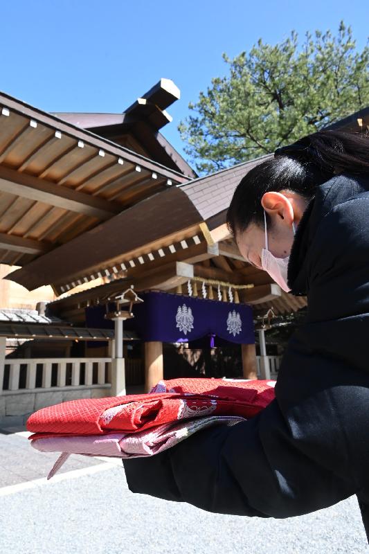 記事画像_十二単結婚式・十二単体験